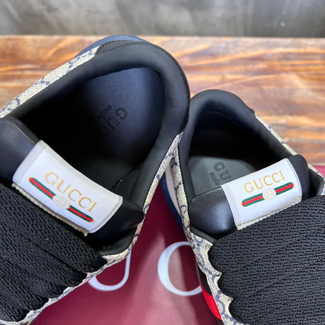 P660 [Ready Stock] Top ❤️New Color Gucci Brand New Screener Series Couple Style Chubby Bread Shoes Small Dirty Shoes Fatty Double G Casual Sneakers Original Purchase Develop Original Purchase Develop Screener series sneakers are inspired by the classic sneakers of the 1970s. They are named after the defensive action in sports. They are decorated with striped webbing on the side and embellished with retro Gucci logos. These sneakers are made of GG canvas. Purple leather details add depth to the piece with sharp contrast, and the details are fuller. Exquisite packaging at the delivery counter ▪️Fabrics: Original imported cowhide + double G fabric ▪️Inner lining: Original customized breathable cowhide lining ▪️Sole: Original molded TPU outsole ▪️Sole thickness: 6CM ▪️Size: Women's 35-40 / Men's 39-44! ! …..